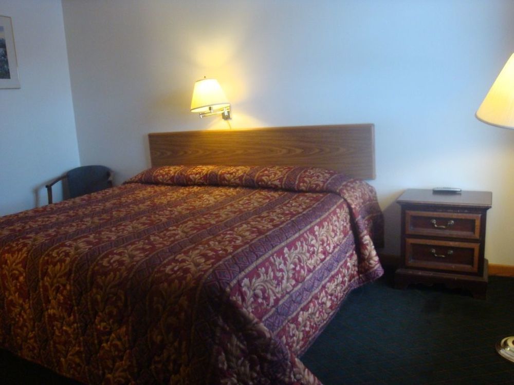 Currys Motel By Oyo Saginaw Mi Pokoj fotografie